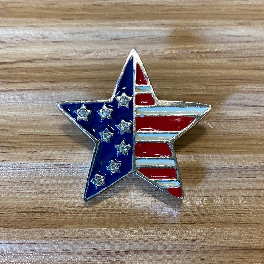 💙2/$5 American Flag Pin